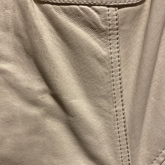 Cream coloured size Medium leather jacket - Picture 2 of 3